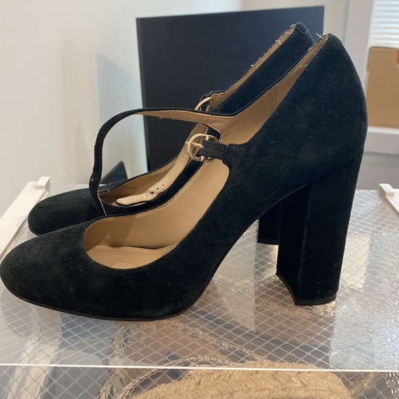 Vince Camuto Suede Closed Toe Block Heel - Picture 6 of 9